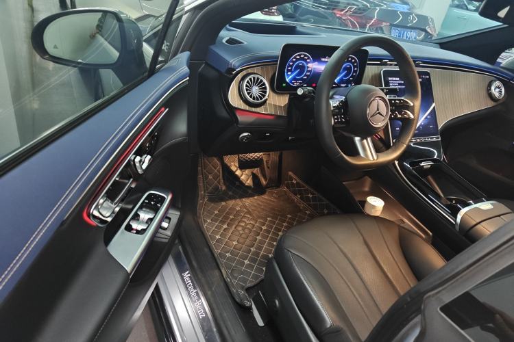 Used Mercedes-Benz EQE 2022 350 Luxury Edition Driver Seat