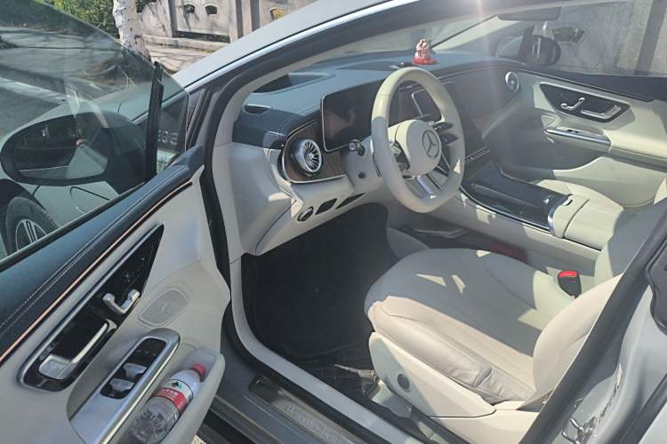 Used Mercedes-Benz EQE 2022 350 Luxury Edition Driver Seat
