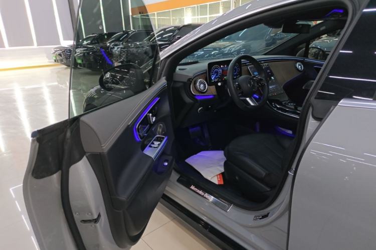 Used Mercedes-Benz EQE 2022 350 Luxury Edition Driver Seat