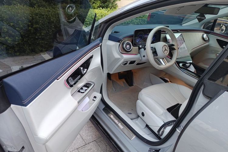 Used Mercedes-Benz EQE 2022 350 Pioneer Edition Driver Seat
