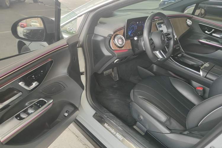 Used Mercedes-Benz EQE 2022 350 Luxury Edition Driver Seat