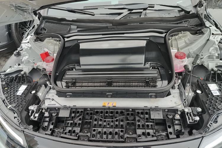 Used Mercedes-Benz EQE 2022 350 Luxury Edition Engine Bay