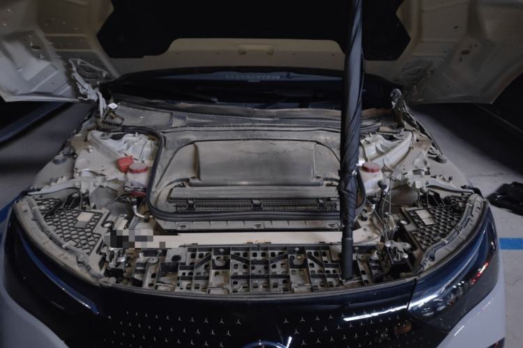 Used Mercedes-Benz EQE 2022 350 Luxury Edition Engine Bay