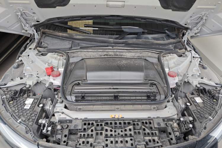 Used Mercedes-Benz EQE 2022 350 Luxury Edition Engine Bay