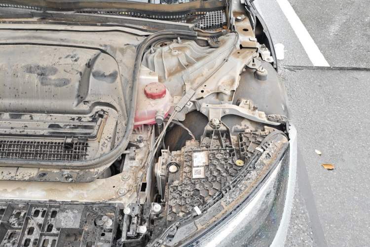 Used Mercedes-Benz EQE 2022 350 Pioneer Edition Engine Bay Left