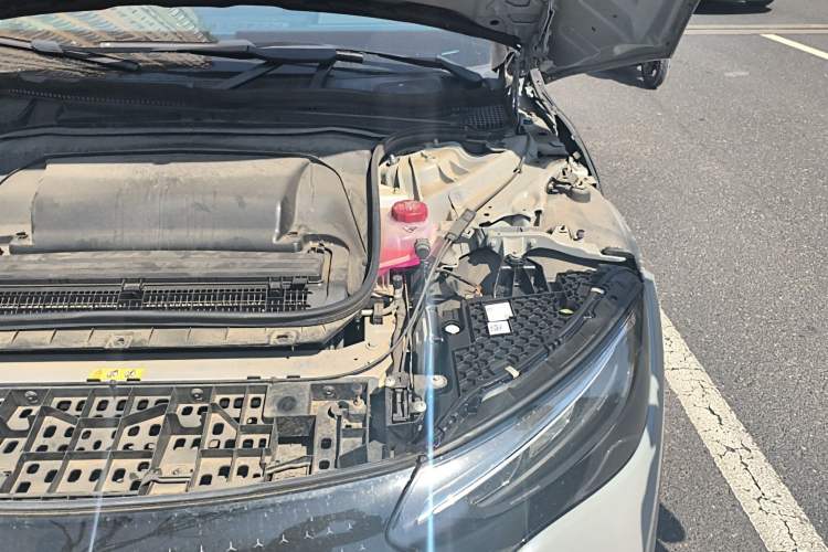 Used Mercedes-Benz EQE 2022 350 Luxury Edition Engine Bay Left