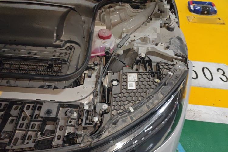 Used Mercedes-Benz EQE 2022 350 Luxury Edition Engine Bay Left