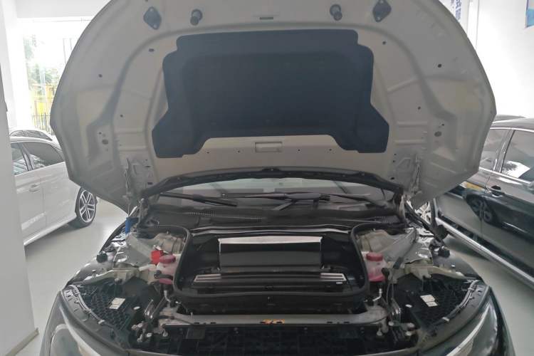 Used Mercedes-Benz EQE 2022 350 Luxury Edition Engine Bay
