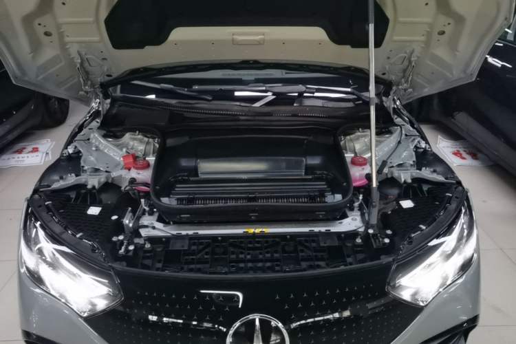 Used Mercedes-Benz EQE 2022 350 Luxury Edition Engine Bay