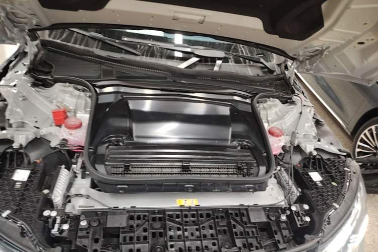 Used Mercedes-Benz EQE 2022 350 First Edition Special Version Engine Bay