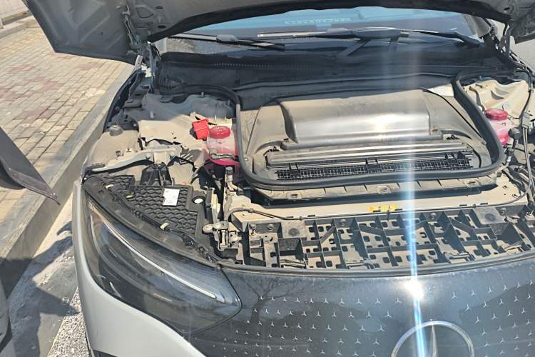 Used Mercedes-Benz EQE 2022 350 Luxury Edition Engine Bay Right