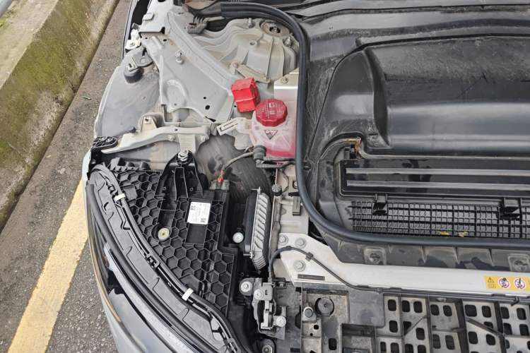 Used Mercedes-Benz EQE 2022 350 First Edition Special Version Engine Bay Right