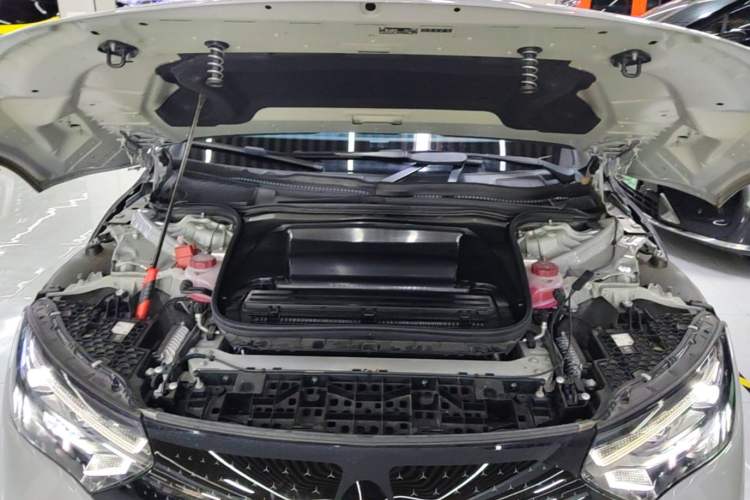 Used Mercedes-Benz EQE 2022 350 First Edition Special Version Engine Bay