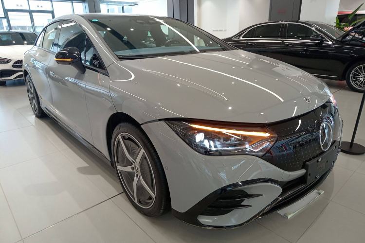 Used Mercedes-Benz EQE 2022 350 First Edition Special Version Exterior 2