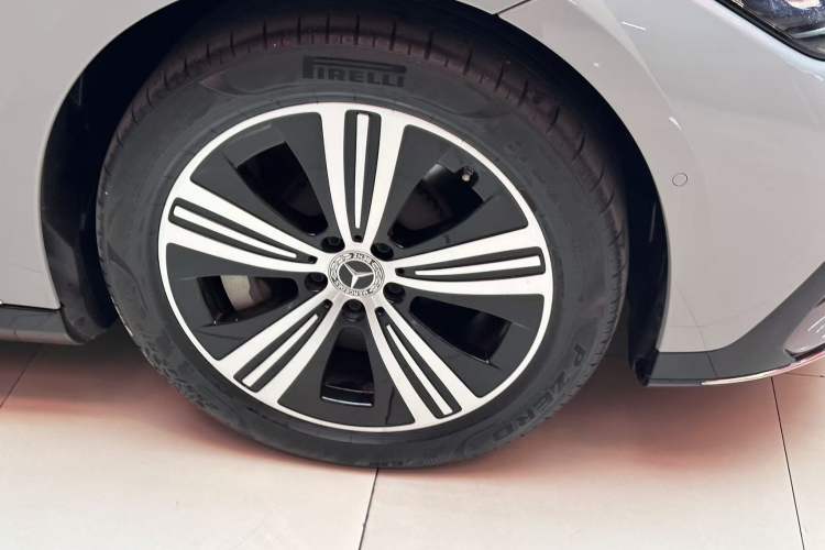 Used Mercedes-Benz EQE 2022 350 Luxury Edition Exterior 6