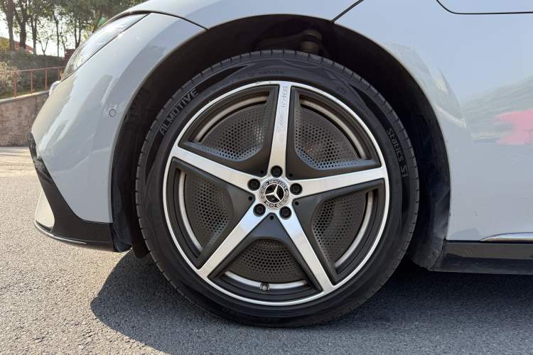 Used Mercedes-Benz EQE 2022 350 First Edition Special Version Exterior 7