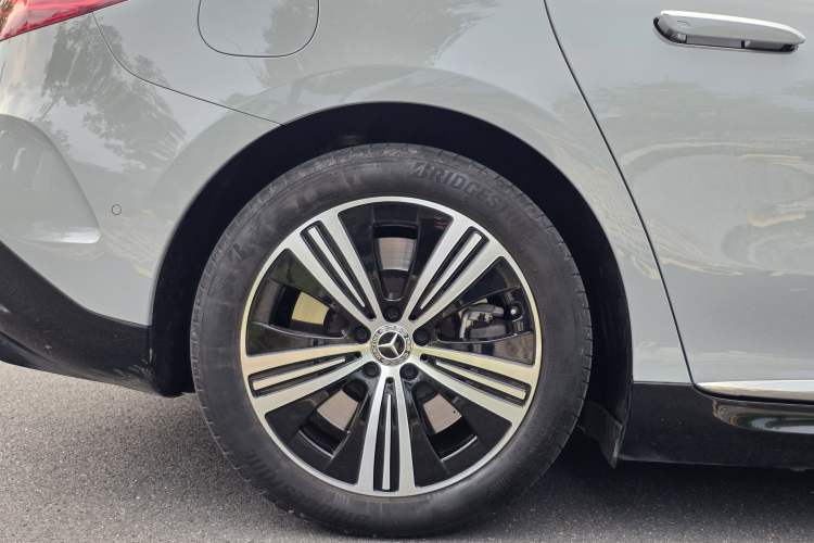 Used Mercedes-Benz EQE 2022 350 Luxury Edition Exterior 9
