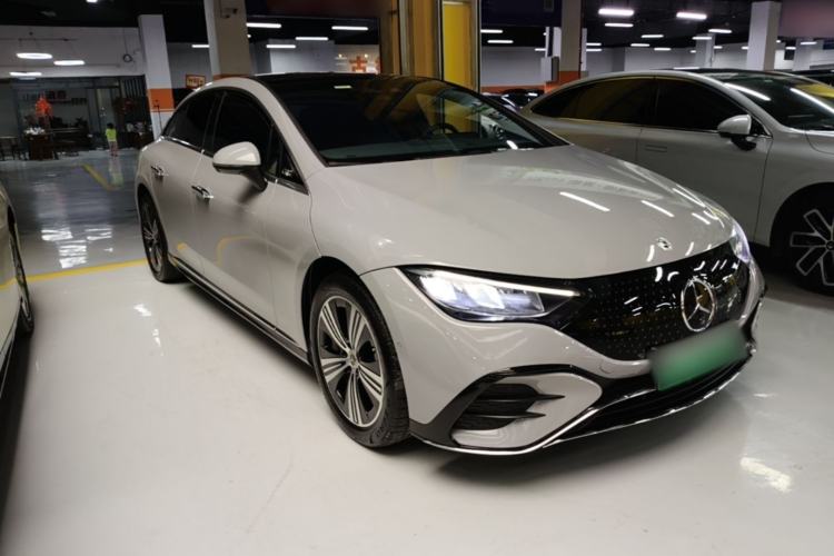 Used Mercedes-Benz EQE 2022 350 Luxury Edition Front Right 45 Deg