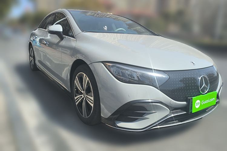 Used Mercedes-Benz EQE 2022 350 Luxury Edition Front Right 45 Deg