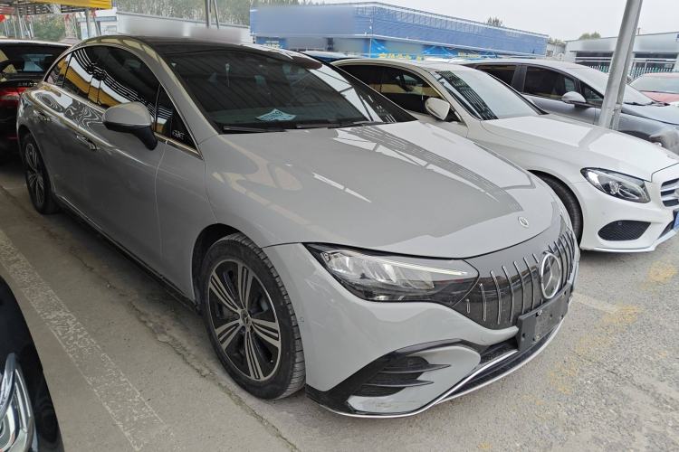 Used Mercedes-Benz EQE 2022 350 Luxury Edition Front Right 45 Deg