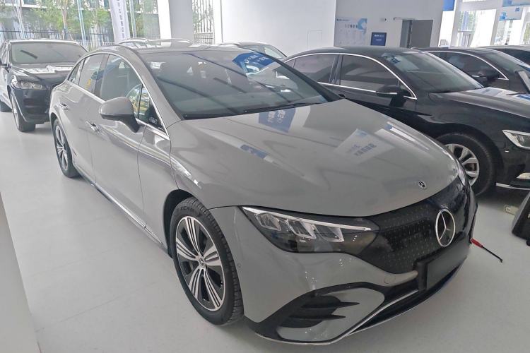 Used Mercedes-Benz EQE 2022 350 Luxury Edition Front Right 45 Deg