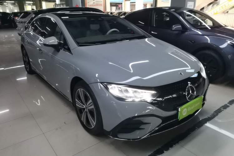 Used Mercedes-Benz EQE 2022 350 Luxury Edition Front Right 45 Deg