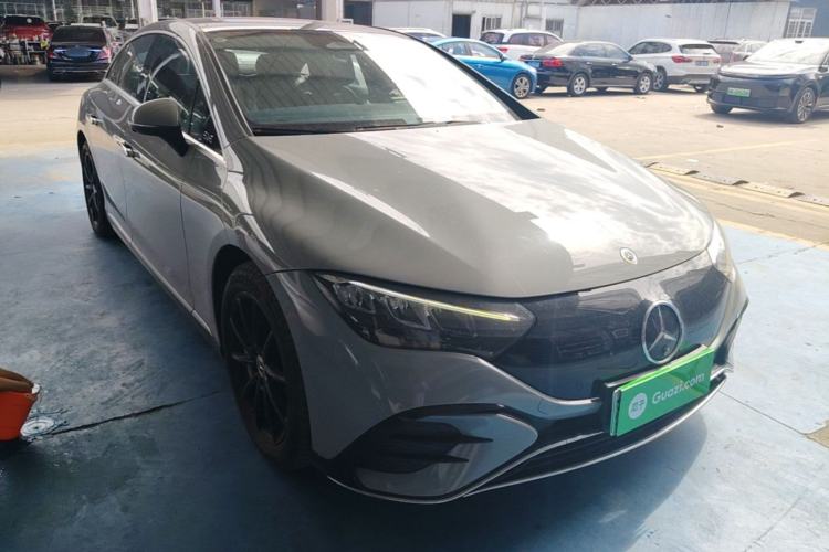 Used Mercedes-Benz EQE 2022 350 Pioneer Edition Front Right 45 Deg