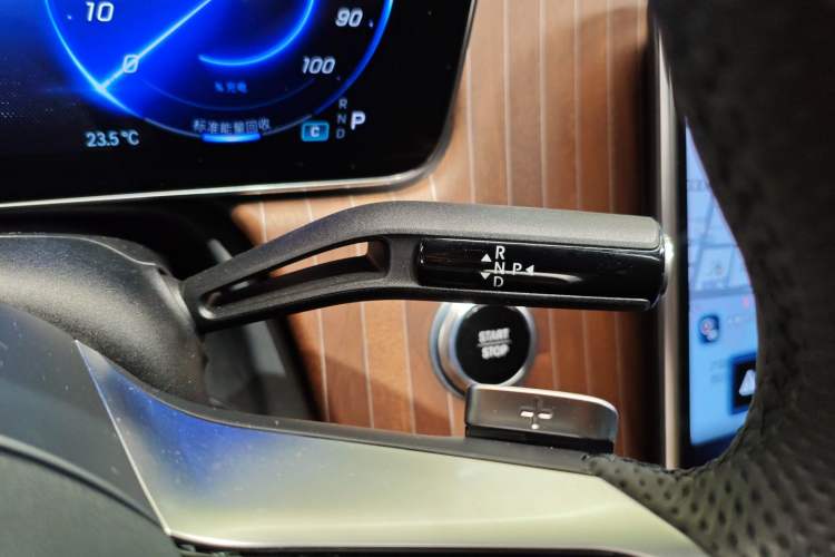 Used Mercedes-Benz EQE 2022 350 Luxury Edition Gear Lever