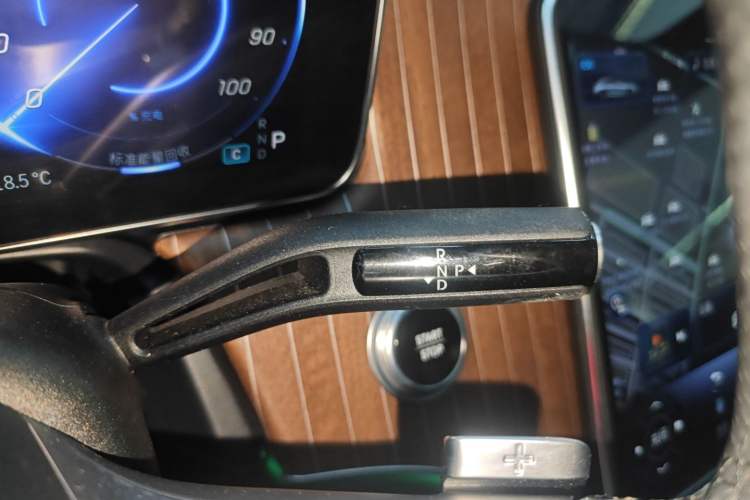 Used Mercedes-Benz EQE 2022 350 Luxury Edition Gear Lever