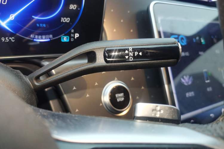 Used Mercedes-Benz EQE 2022 350 First Edition Special Version Gear Lever