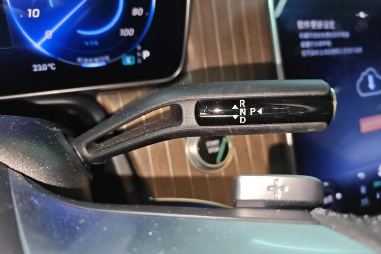Used Mercedes-Benz EQE 2022 350 Luxury Edition Gear Lever