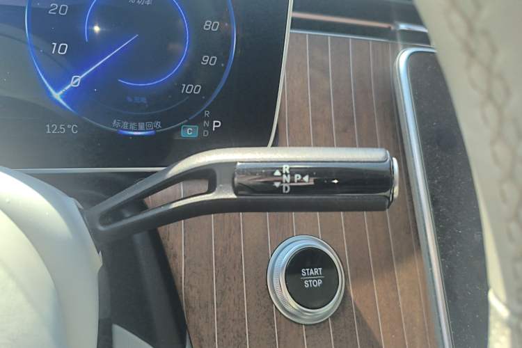 Used Mercedes-Benz EQE 2022 350 Luxury Edition Gear Lever