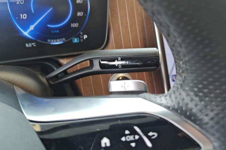 Used Mercedes-Benz EQE 2022 350 Luxury Edition Gear Lever