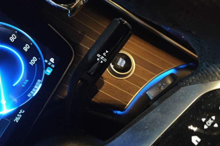 Used Mercedes-Benz EQE 2022 350 Luxury Edition Gear Lever