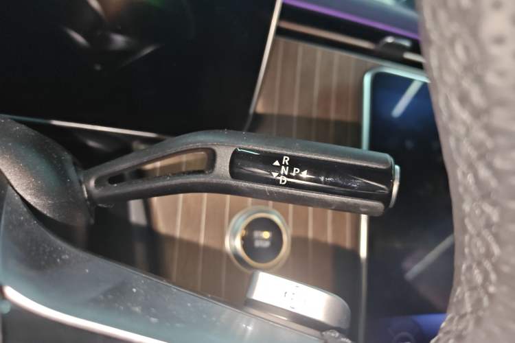 Used Mercedes-Benz EQE 2022 350 Luxury Edition Gear Lever