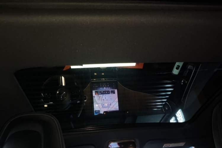 Used Mercedes-Benz EQE 2022 350 Luxury Edition Headliner
