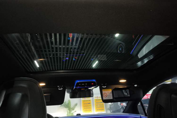 Used Mercedes-Benz EQE 2022 350 First Edition Special Version Headliner