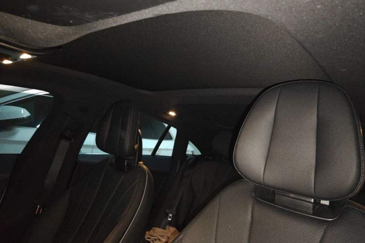 Used Mercedes-Benz EQE 2022 350 Luxury Edition Headliner
