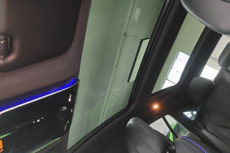 Used Mercedes-Benz EQE 2022 350 Luxury Edition Headliner
