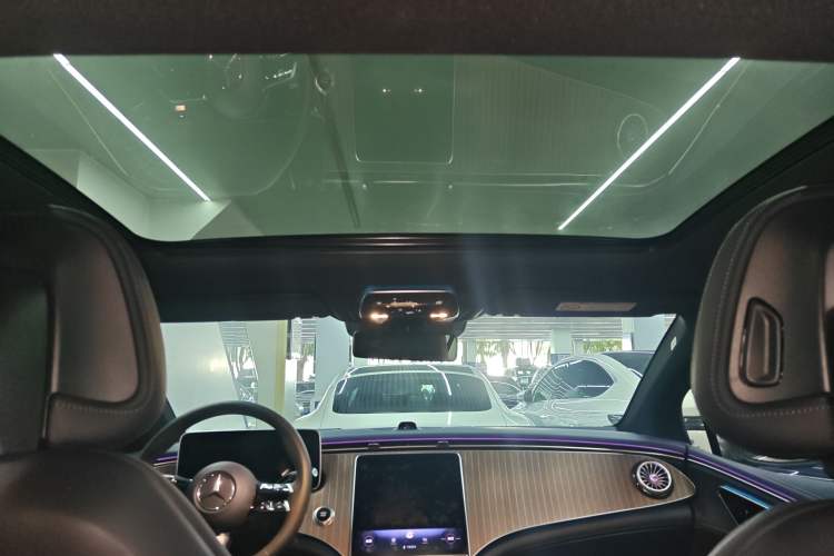 Used Mercedes-Benz EQE 2022 350 Luxury Edition Headliner