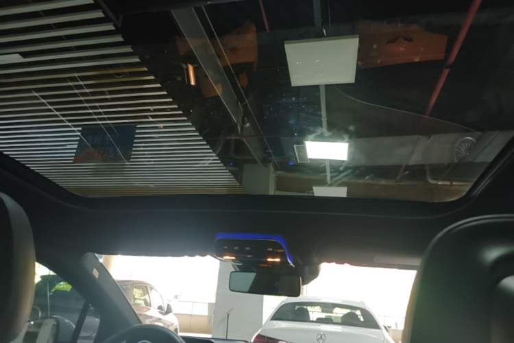 Used Mercedes-Benz EQE 2022 350 Luxury Edition Headliner