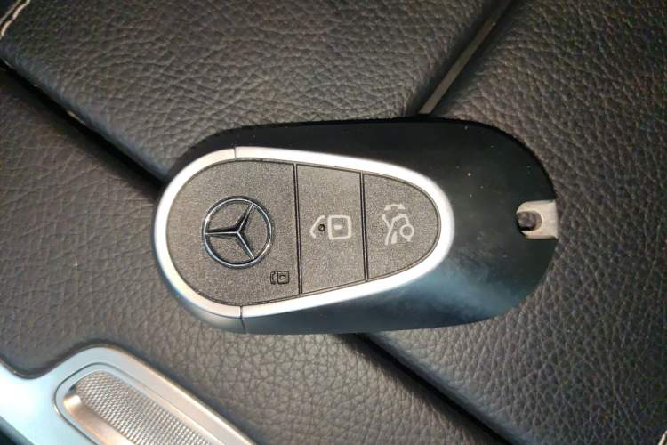 Used Mercedes-Benz EQE 2022 350 Pioneer Edition Interior 1