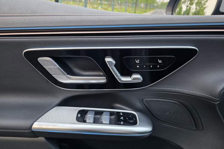 Used Mercedes-Benz EQE 2022 350 Luxury Edition Interior 1