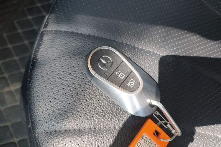 Used Mercedes-Benz EQE 2022 350 Pioneer Edition Interior 1