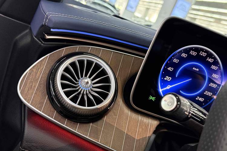 Used Mercedes-Benz EQE 2022 350 Luxury Edition Interior 11