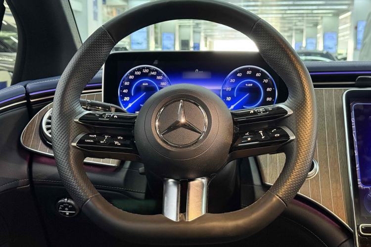 Used Mercedes-Benz EQE 2022 350 Luxury Edition Interior 12