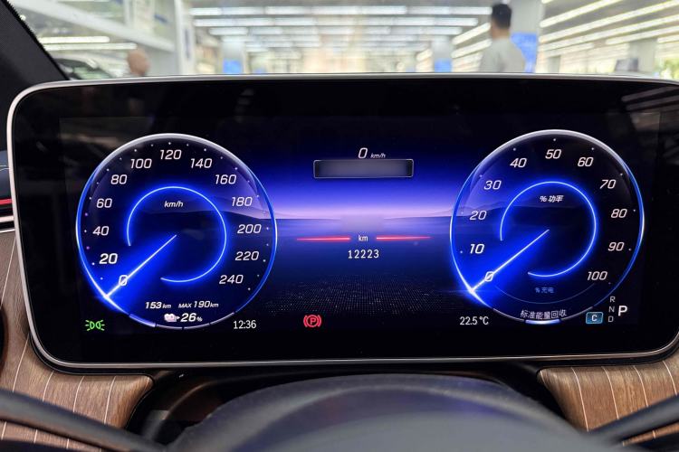 Used Mercedes-Benz EQE 2022 350 Luxury Edition Interior 13