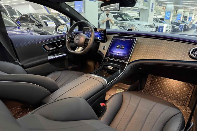 Used Mercedes-Benz EQE 2022 350 Luxury Edition Interior 14