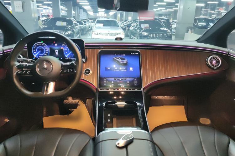 Used Mercedes-Benz EQE 2022 350 Pioneer Edition Interior 2