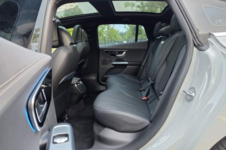 Used Mercedes-Benz EQE 2022 350 Luxury Edition Interior 2
